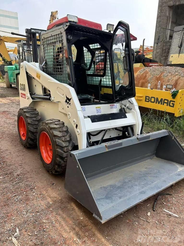 Bobcat S 130 Міні-навантажувачі