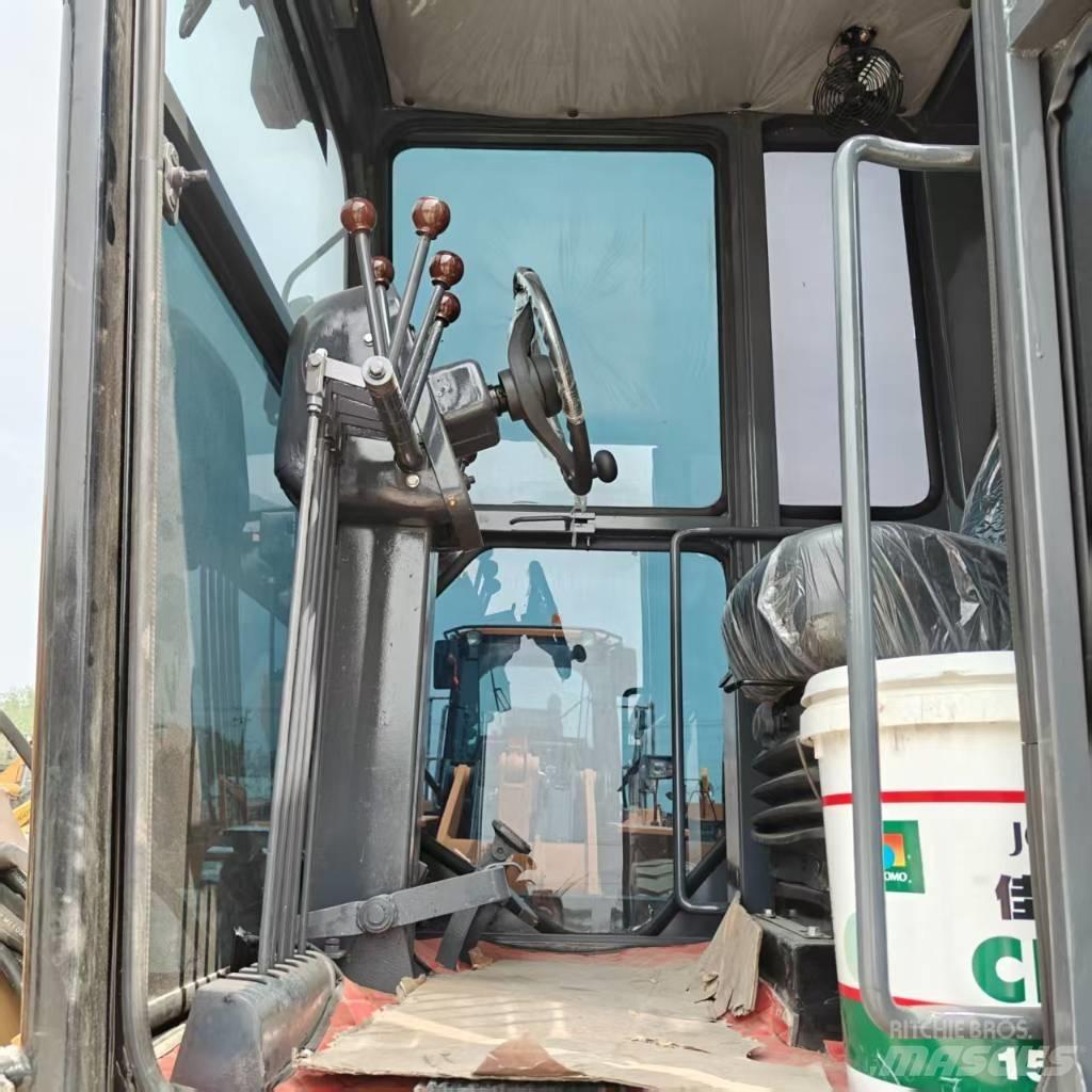 CAT 140 H Гусеничні екскаватори