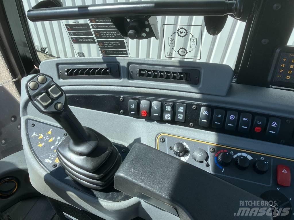 JCB 409 Фронтальні навантажувачі