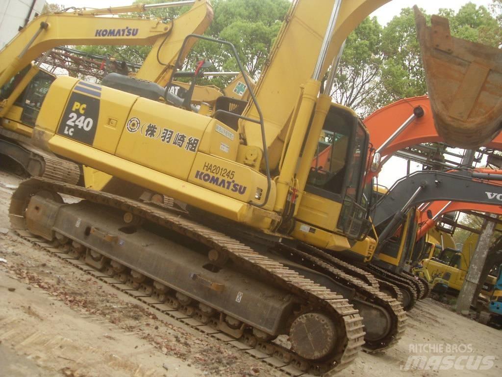 Komatsu PC240 Гусеничні екскаватори