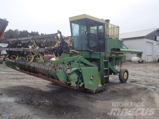John Deere 4420 Зернозбиральні комбайни