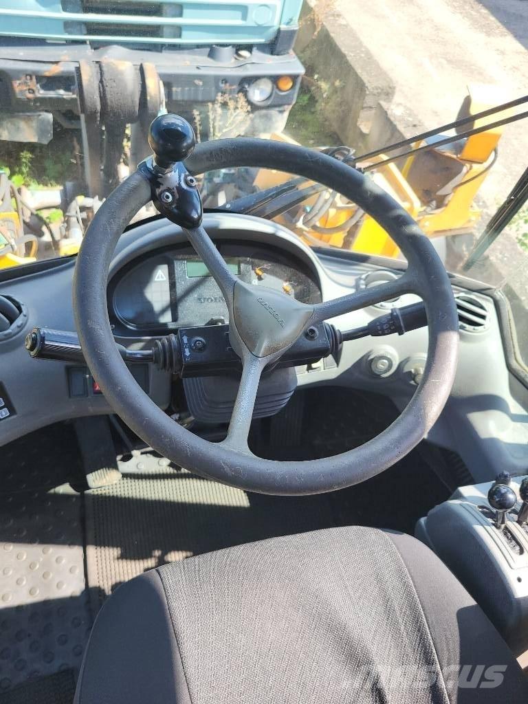 Volvo L 70 E Фронтальні навантажувачі
