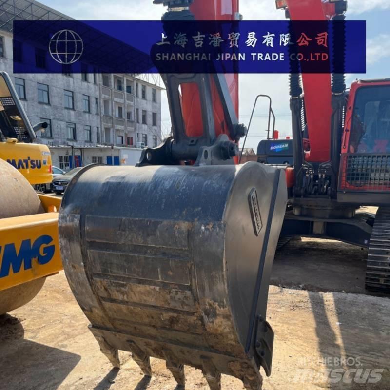Doosan DX 225 Гусеничні екскаватори