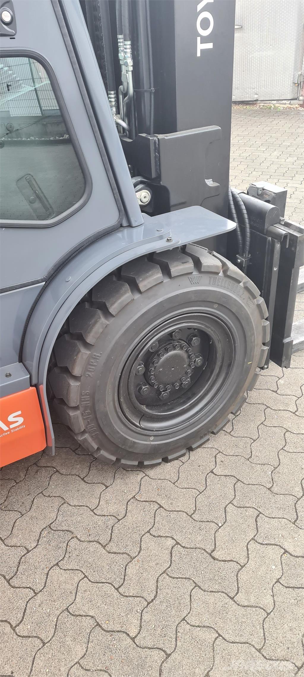 Toyota 40-8FD50N Дизельні навантажувачі