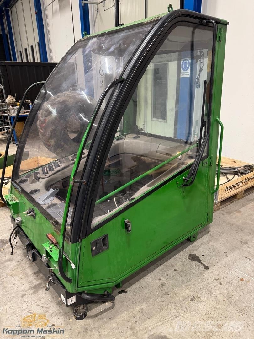 John Deere 1470D Кабіна