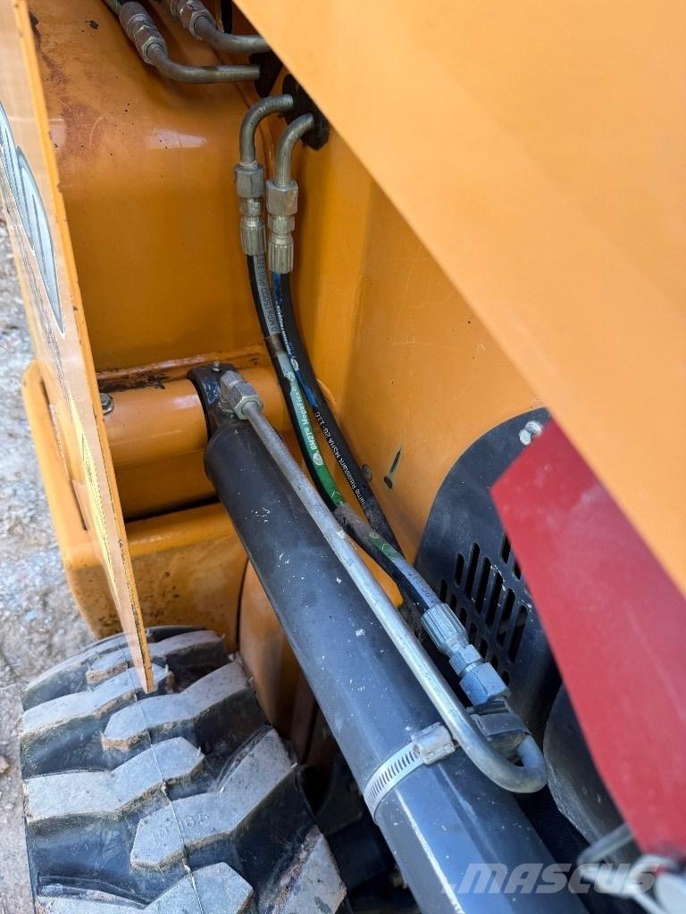 CASE SR 200 Міні-навантажувачі
