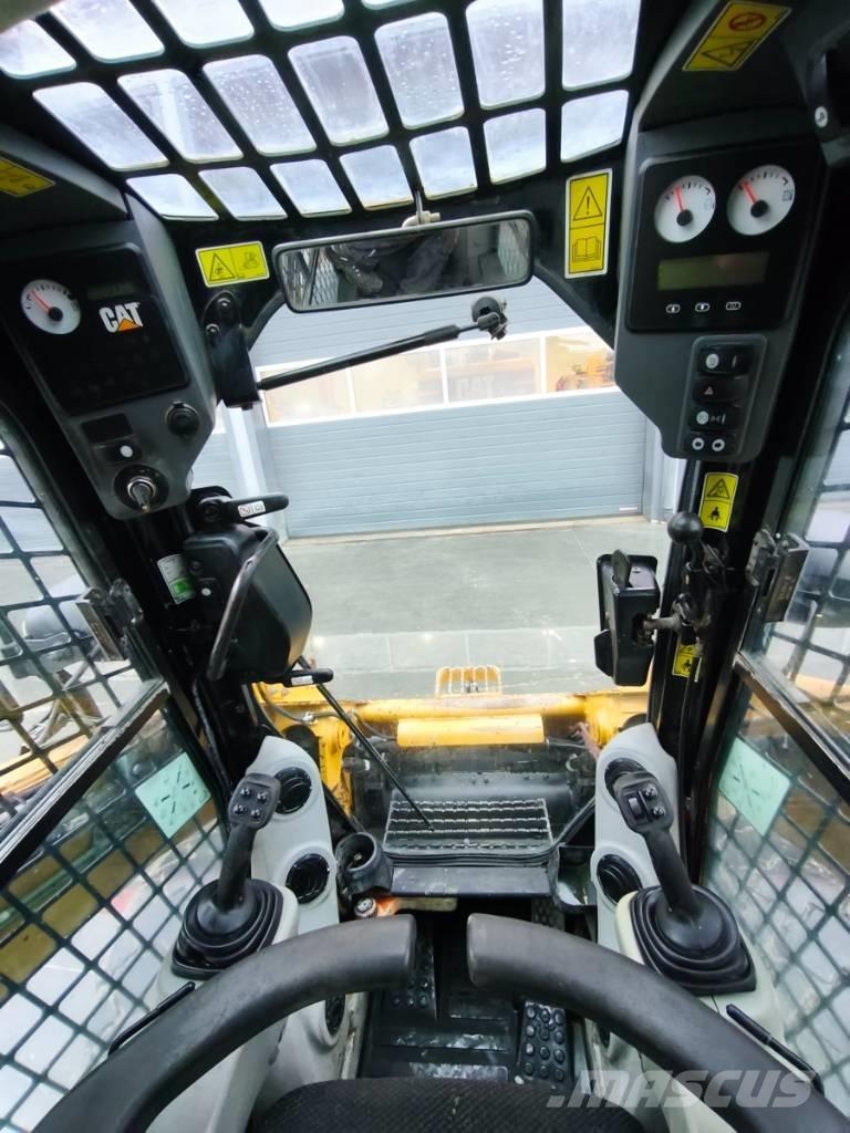 CAT 262 C Малі навантажувачі