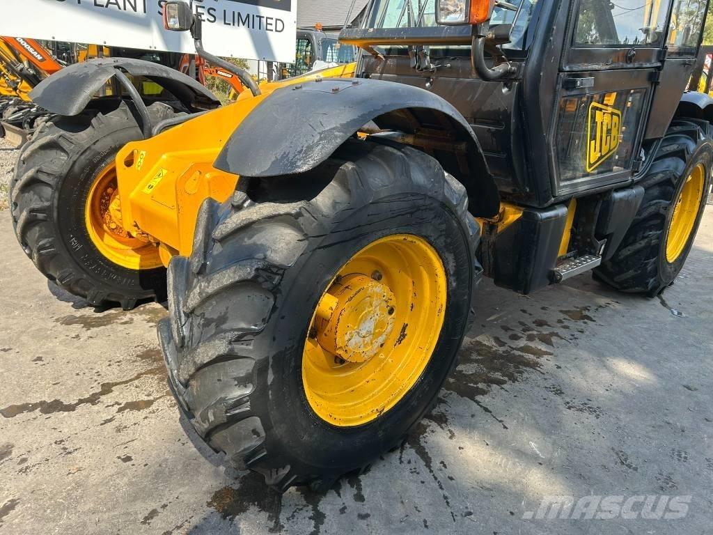 JCB 530-70 Телескопічні навантажувачі