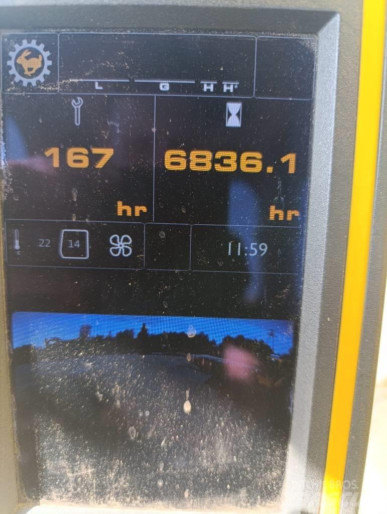 JCB JS 220 LC Гусеничні екскаватори