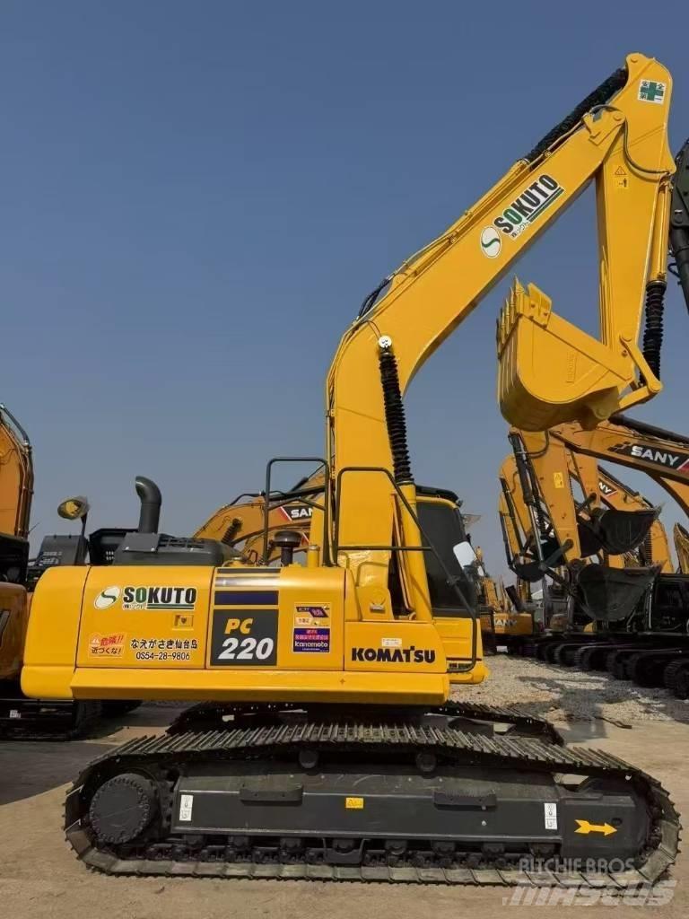 Komatsu 220-8 Гусеничні екскаватори