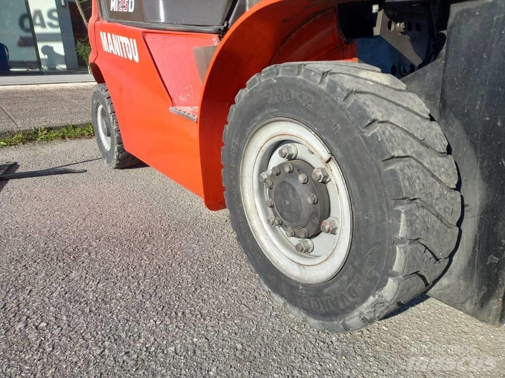 Manitou MI 25 Дизельні навантажувачі
