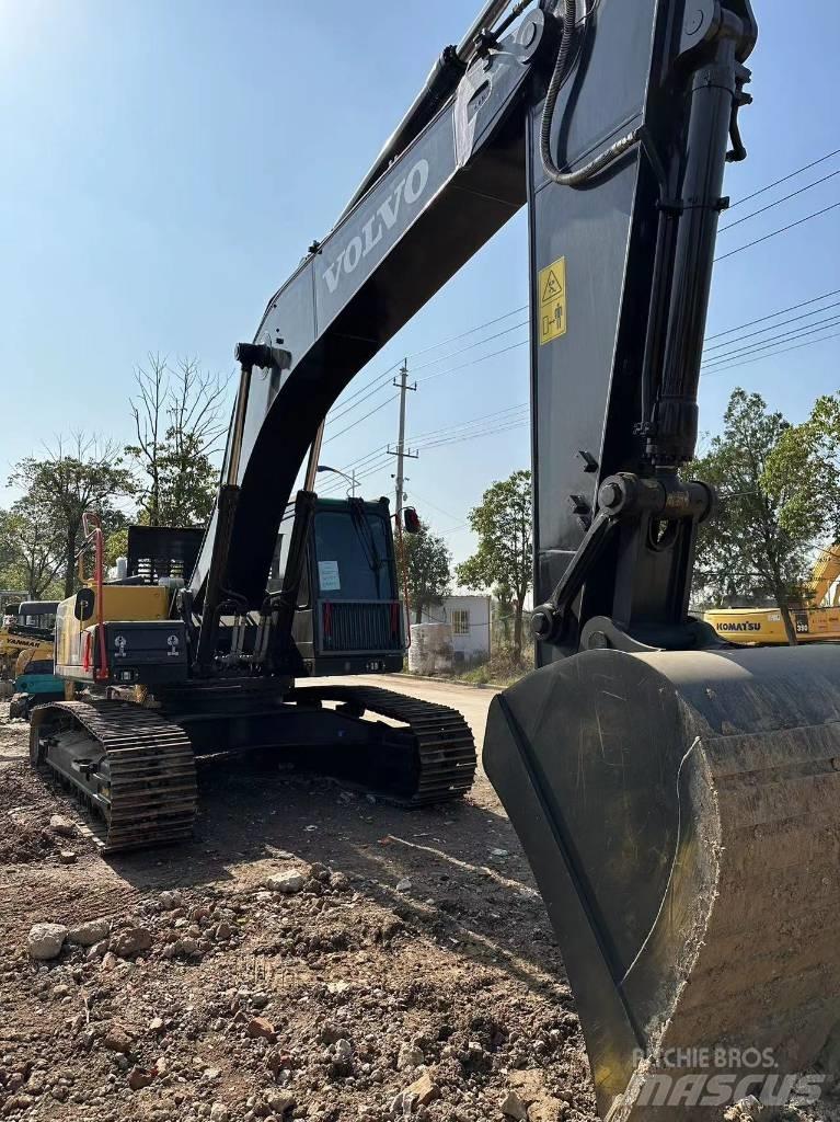 Volvo EC290 Гусеничні екскаватори