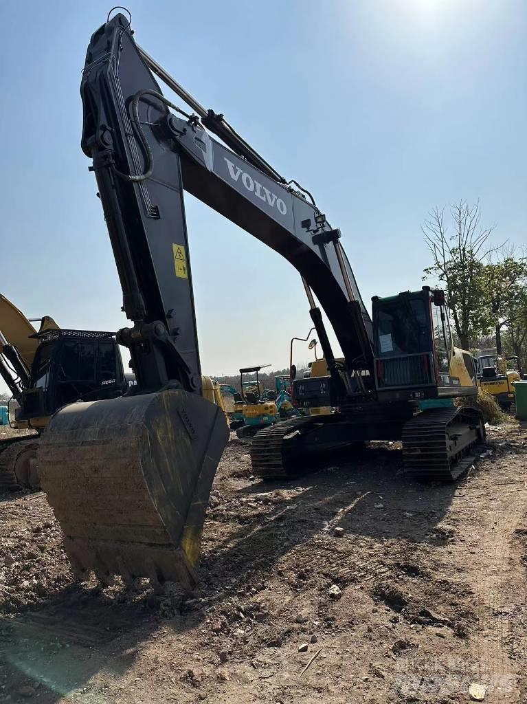 Volvo EC290 Гусеничні екскаватори