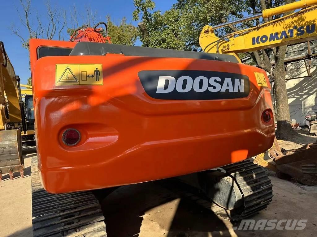 Doosan DX225LC-9C Гусеничні екскаватори