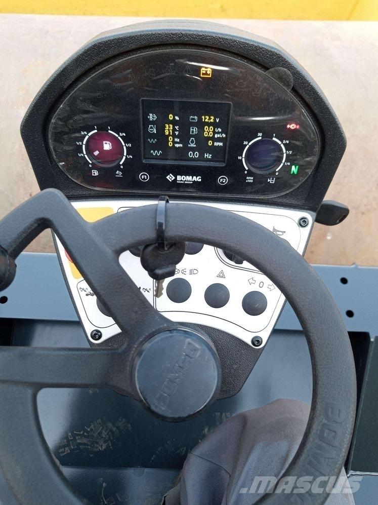 Bomag BW 218 D-5 SL Грунтові котки