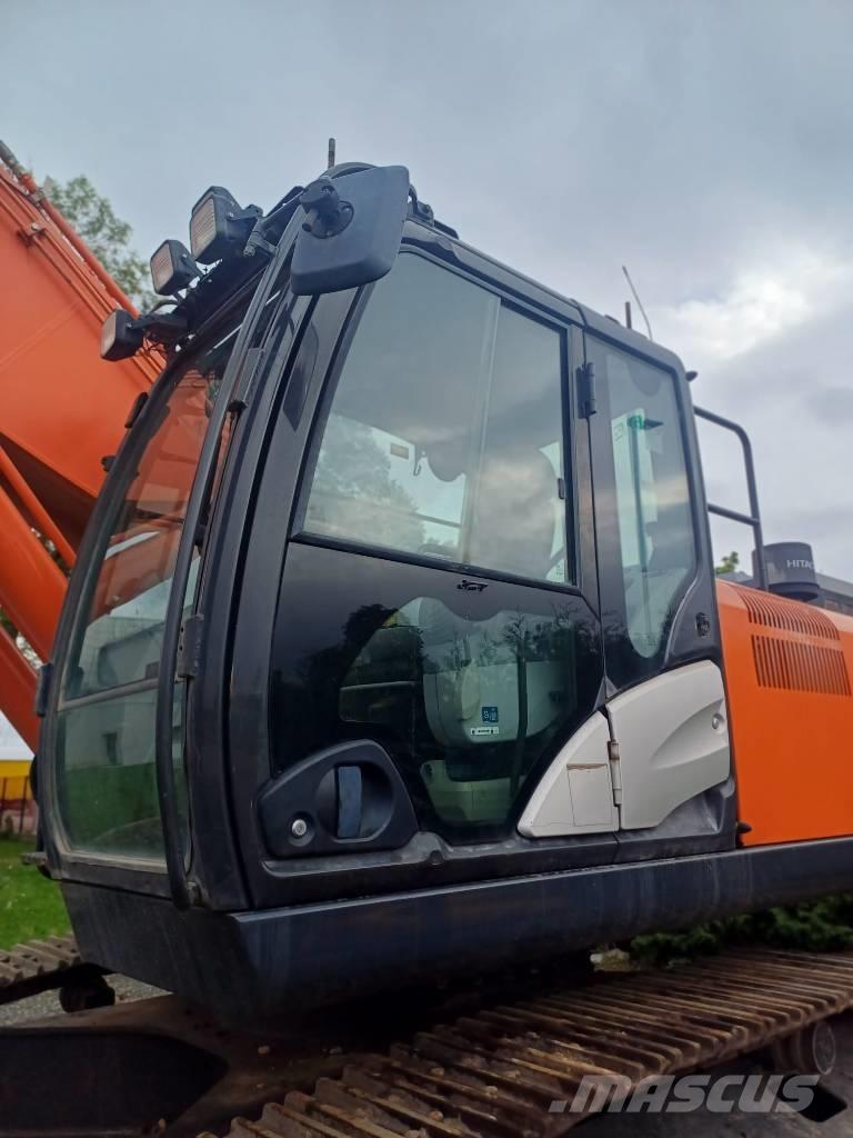 Hitachi ZX350 Фронтальні навантажувачі