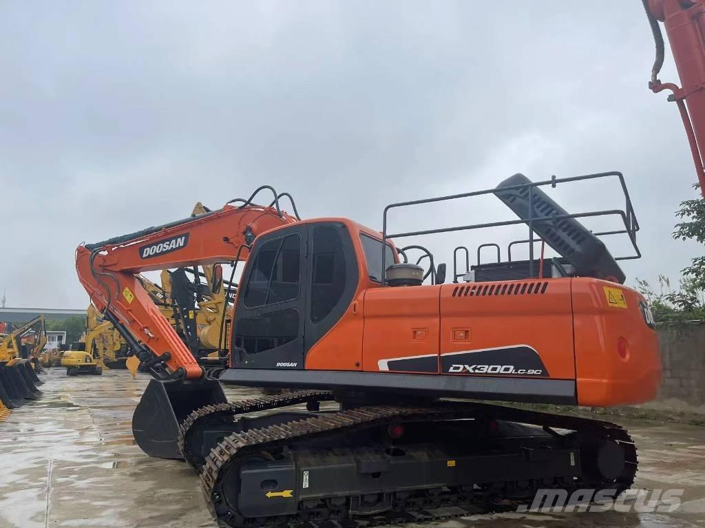 Doosan DX 300 LC Гусеничні екскаватори