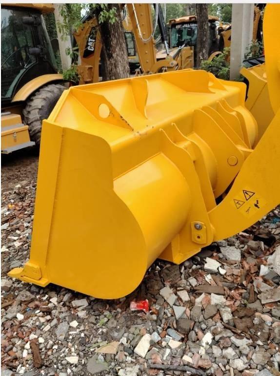 Komatsu WA 320-5 Фронтальні навантажувачі