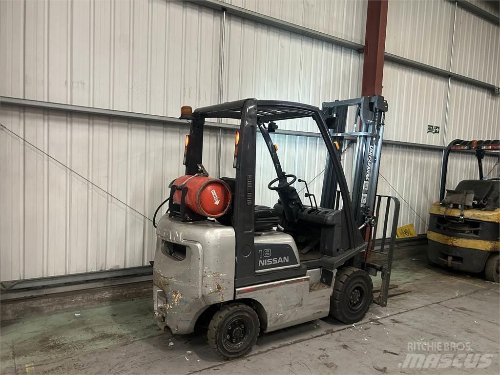 Nissan P1D1A18LQ Газові навантажувачі