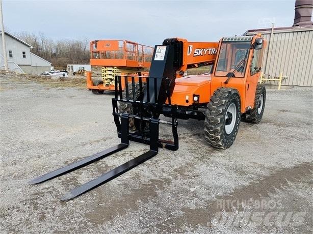 SkyTrak 8042 Телескопічні навантажувачі