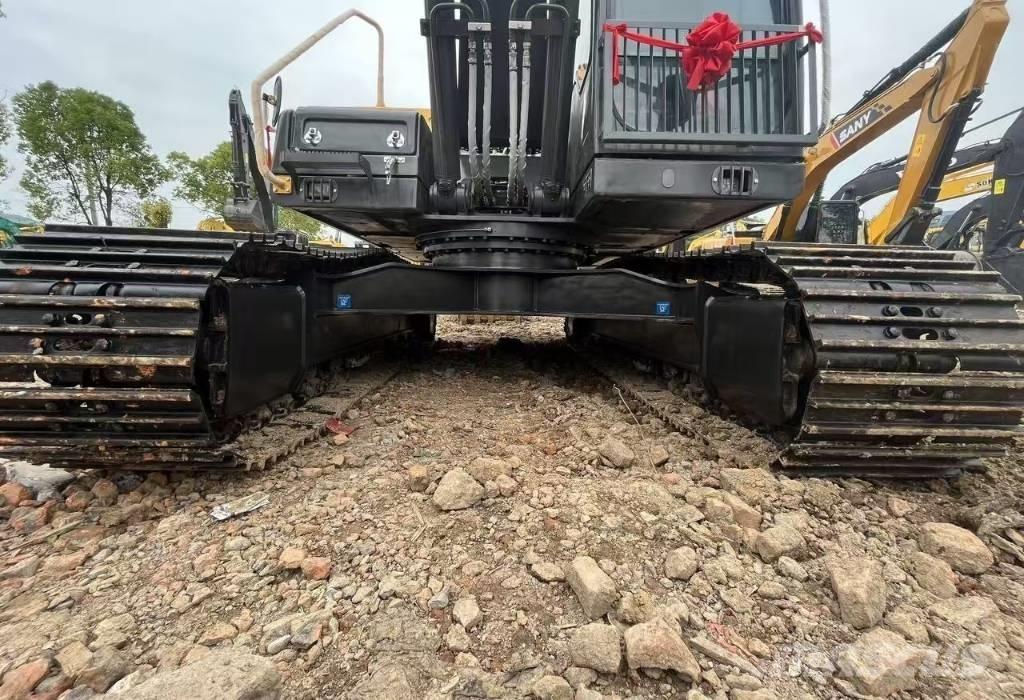 Volvo EC 210 Гусеничні екскаватори