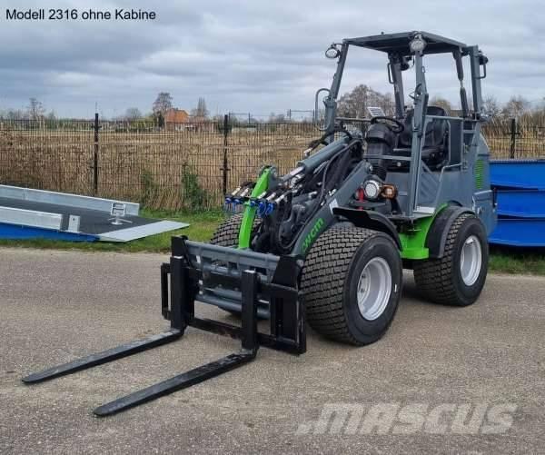 WCM L2316 und L2416 Фронтальні навантажувачі та екскаватори