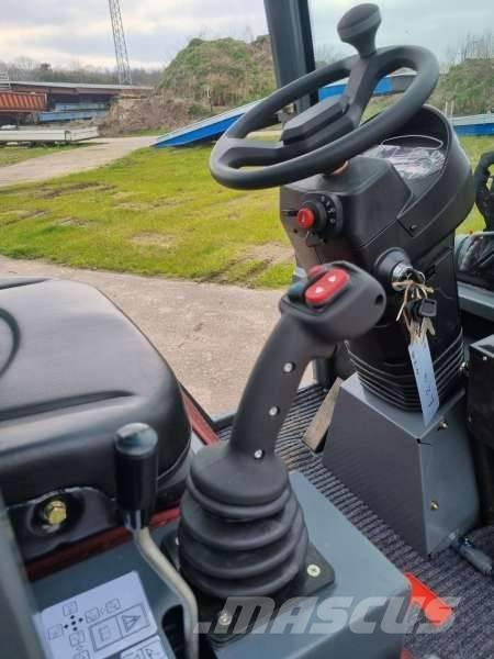 WCM L2316 und L2416 Фронтальні навантажувачі та екскаватори