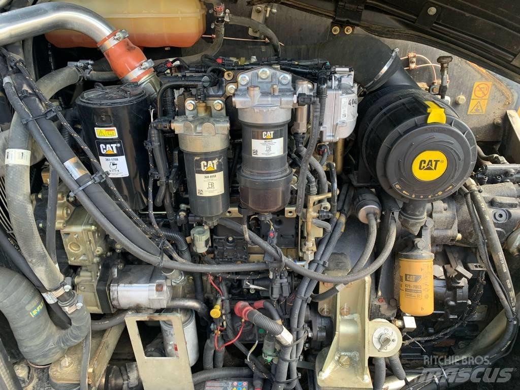 CAT TH 337C Телескопічний навантажувач