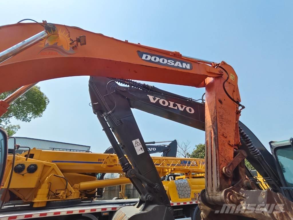 Doosan DX 300 LC Гусеничні екскаватори