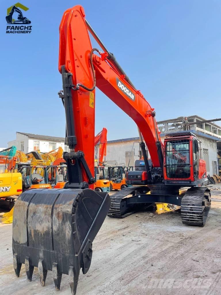 Doosan DX 300 LCA Гусеничні екскаватори