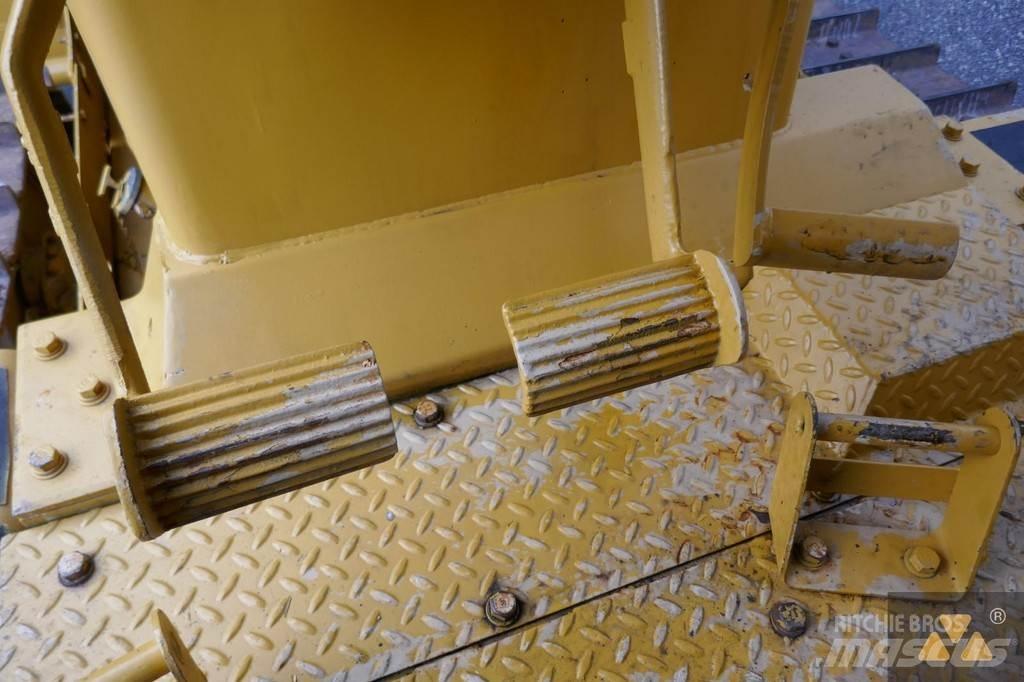 CAT D7G Ex-army Гусеничні бульдозери