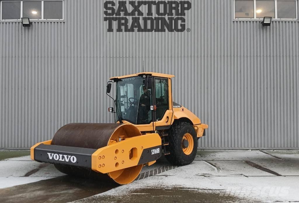 Volvo SD160 B, Vält Пневматичні катки