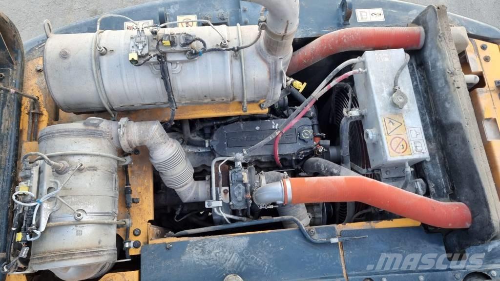 Hyundai HW 140 Колісні екскаватори