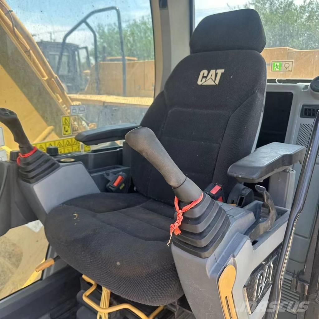 CAT 330 Гусеничні екскаватори