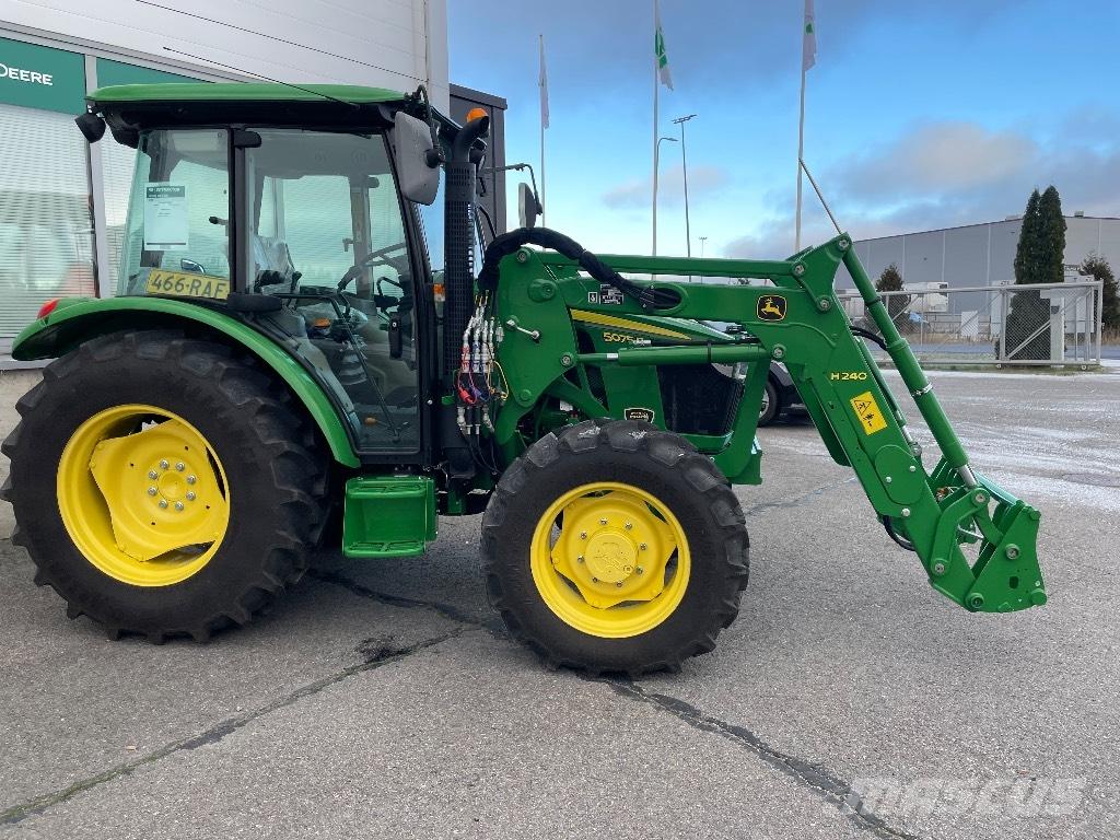 John Deere 5075 E Трактори