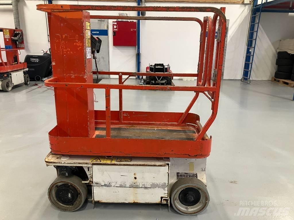 JLG 1230 ES Вертикальні щоглові підйомники
