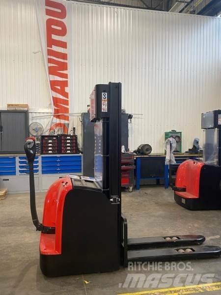 Manitou CDD12 AC1 Самохідні електроштабелери