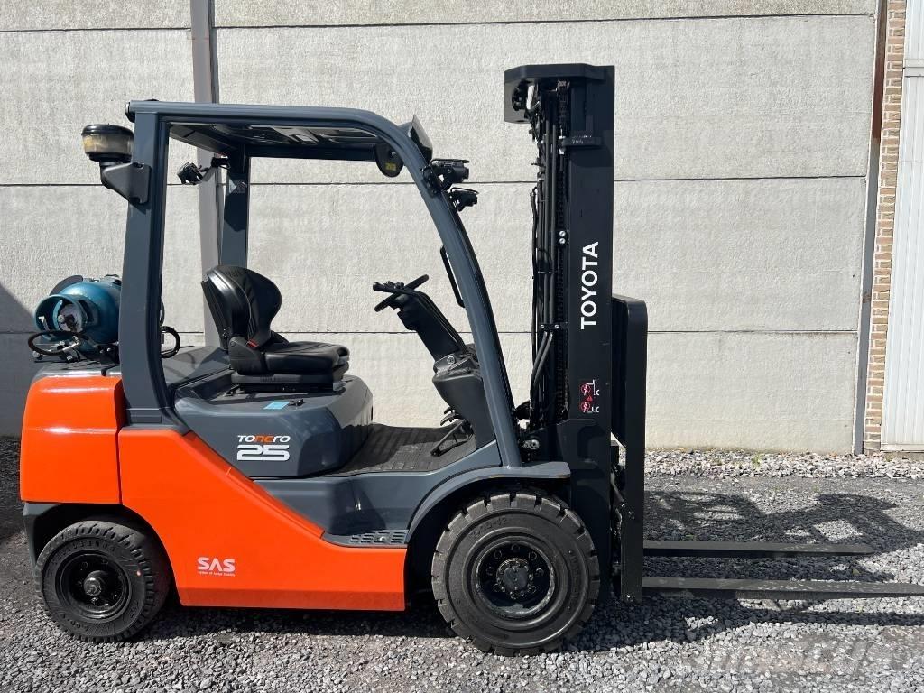Toyota 02-8 FGF 25 Газові навантажувачі