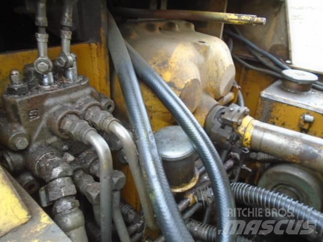 Clark 664B Трельовочні трактора