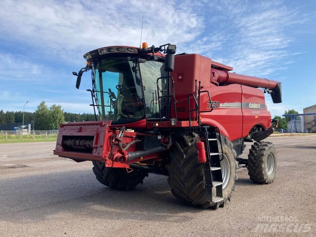 Case IH 7230 Зернозбиральні комбайни