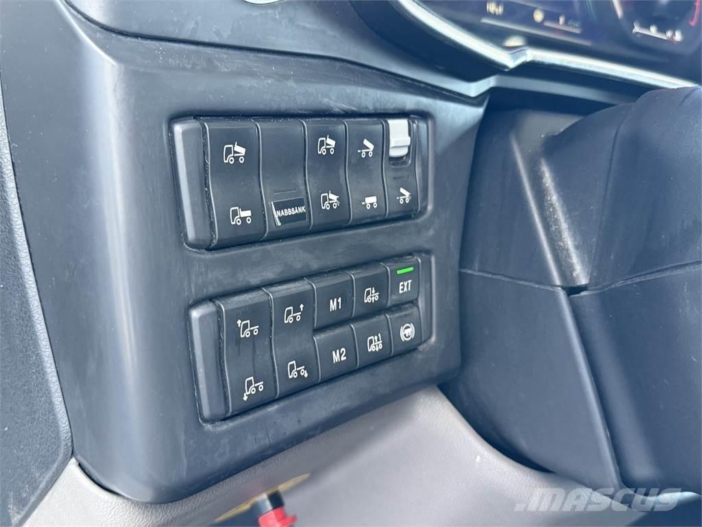 Scania R650 8x4 Шасі з кабіною