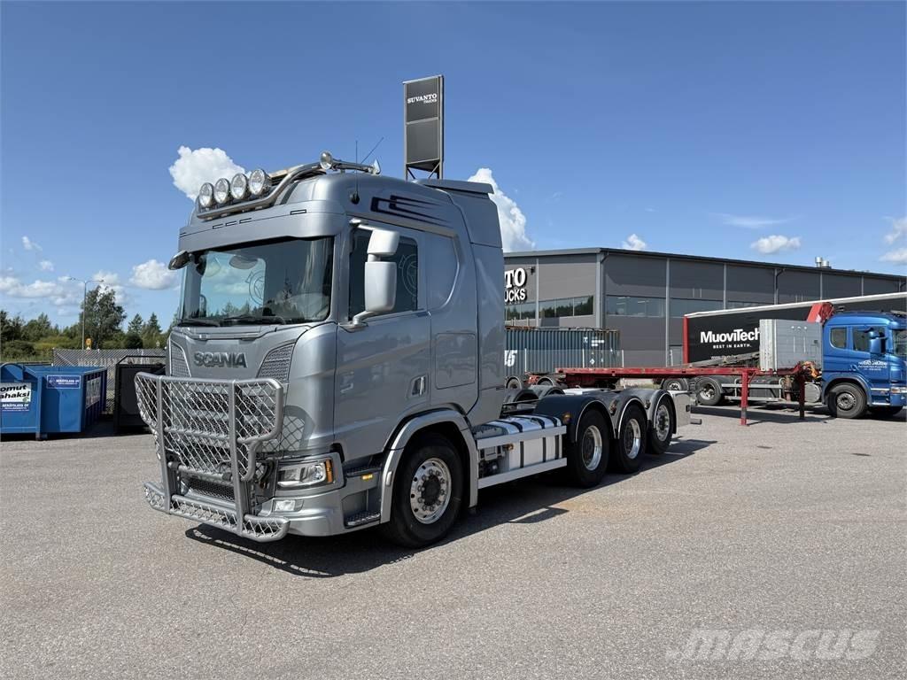 Scania R650 8x4 Шасі з кабіною