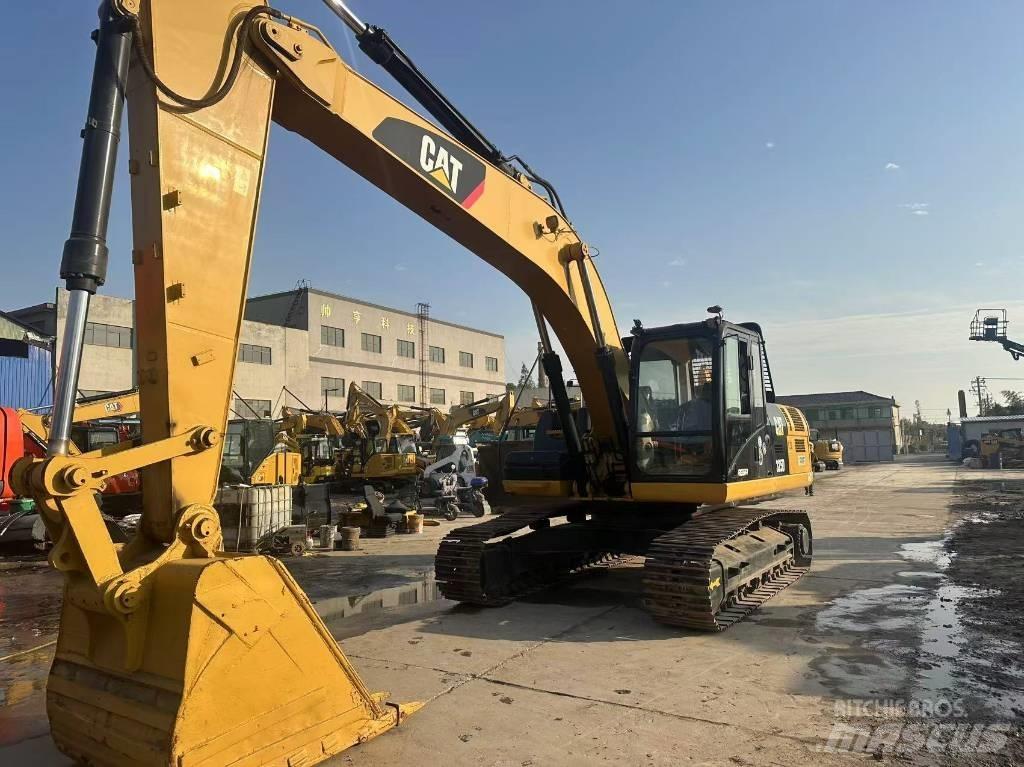 CAT 325 D L Гусеничні екскаватори