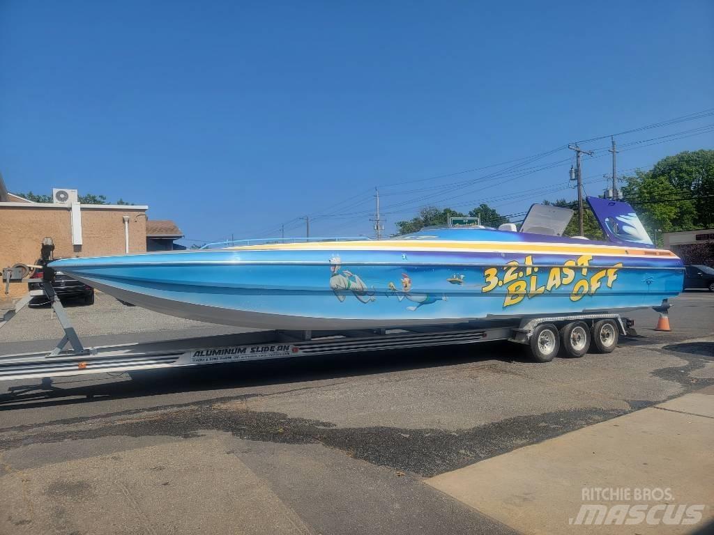  SPECTRE 36' Човни / баржі