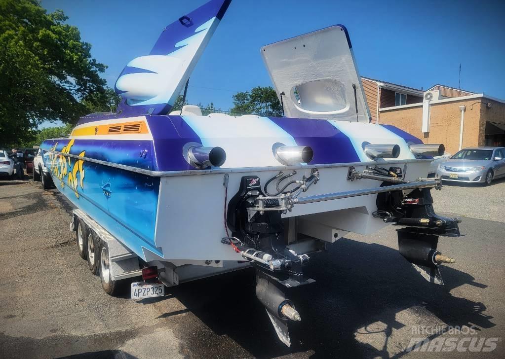  SPECTRE 36' Човни / баржі