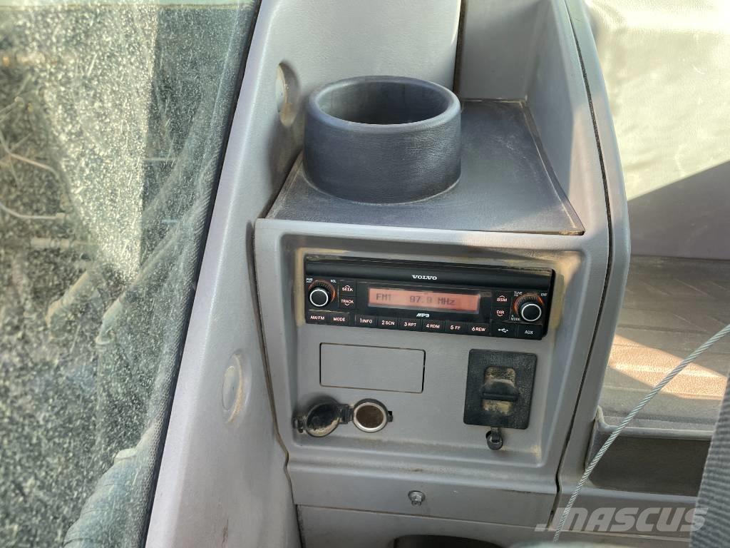 Volvo EC 140 EL Гусеничні екскаватори