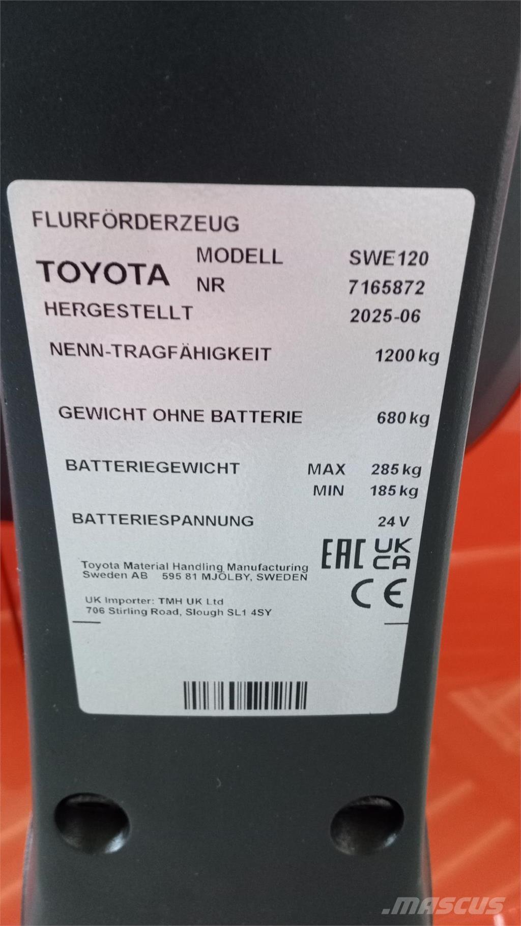 Toyota SWE120 Самохідні електроштабелери