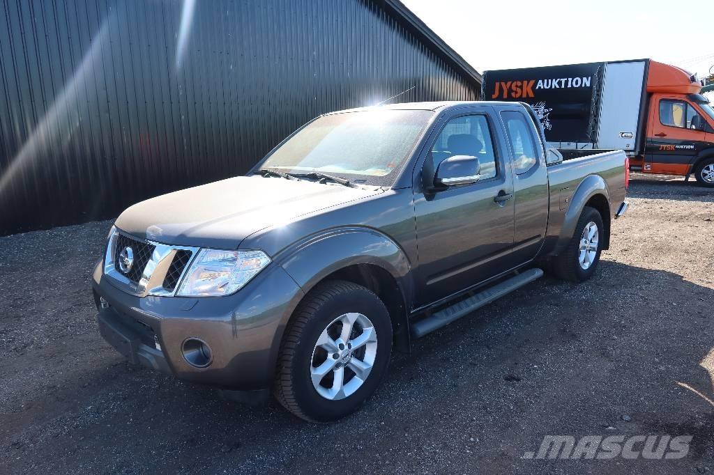 Nissan NAVARA Пікапи / Бічне розвантаження