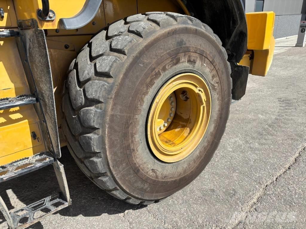 CAT 972 M XE Фронтальні навантажувачі