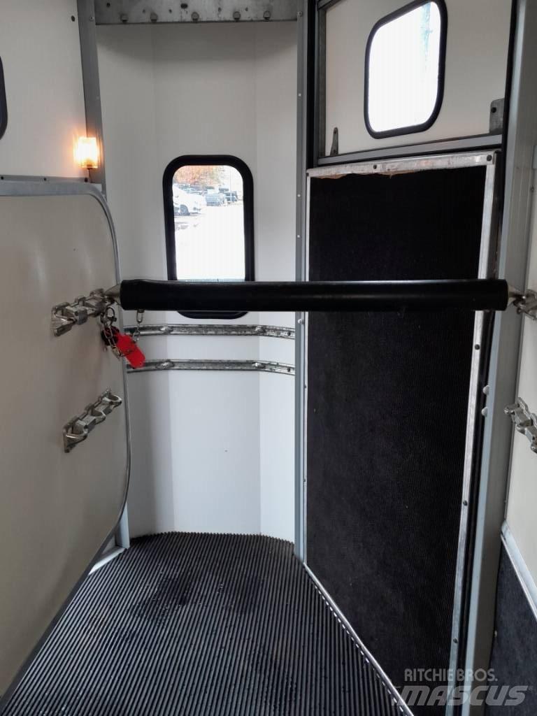 Ifor Williams HB 506 Трейлери для транспортування тварин
